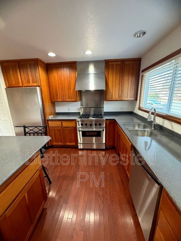 Building Photo - 1215 Marwen Dr