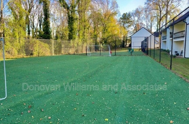 Building Photo - 2207 Kilborne Dr