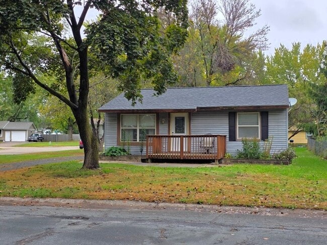 Building Photo - 653 N 2nd St