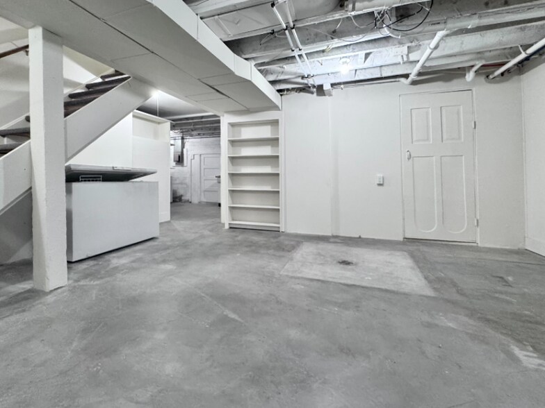 Building Photo - 7 E Curtiss St