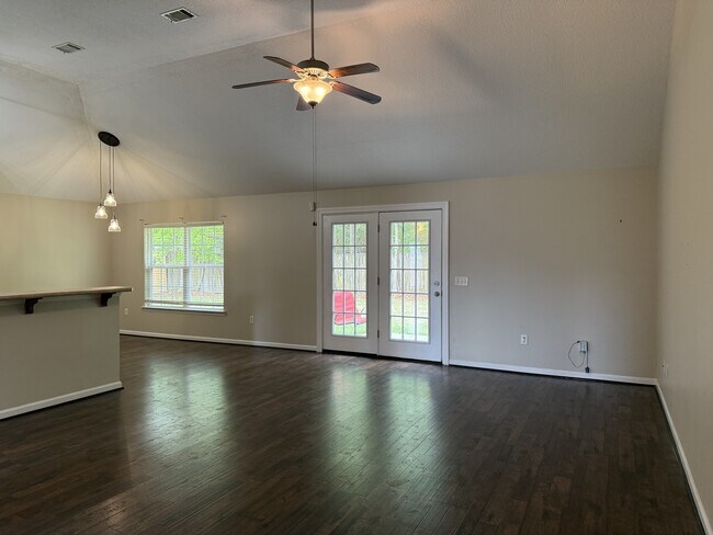 Building Photo - 146 Aquinnah Dr