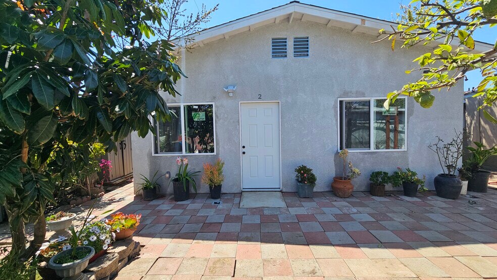 Building Photo - 1506 W Anahurst Pl