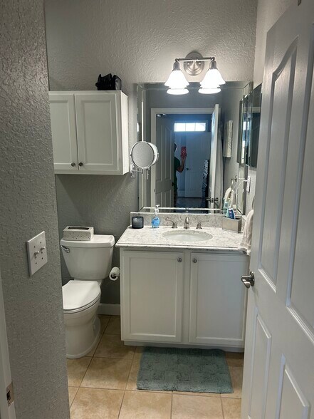 Master bath - 5000 Culbreath Key Way