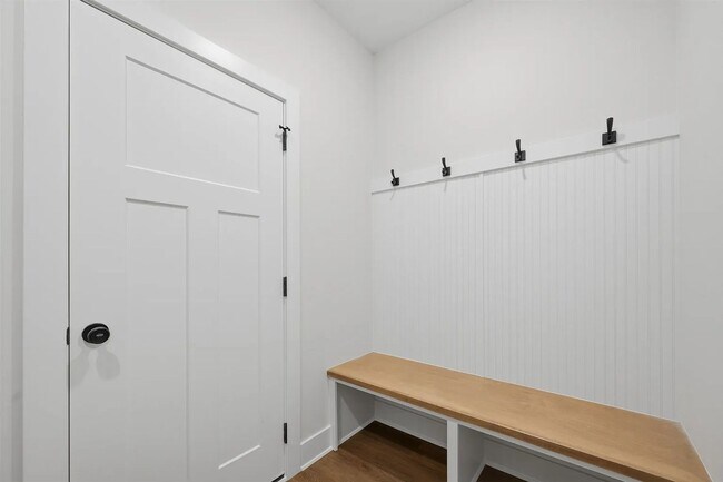 Building Photo - 119 N Mendocino Ct