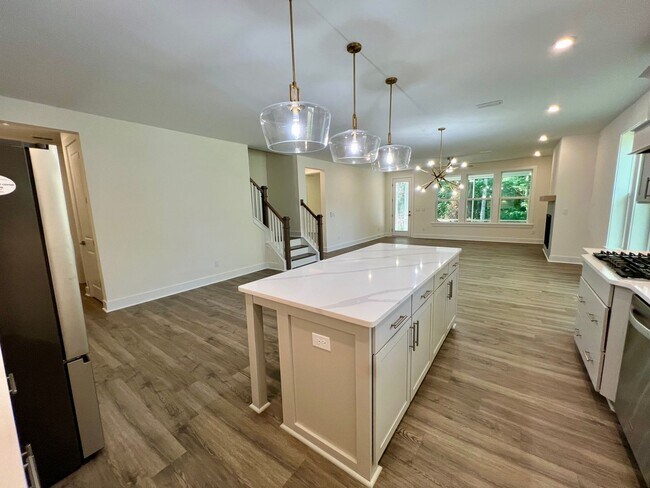 Building Photo - 2429 Vetrina Wy