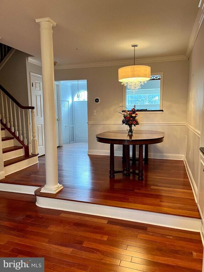 Building Photo - 518 Francis Nicholson Way