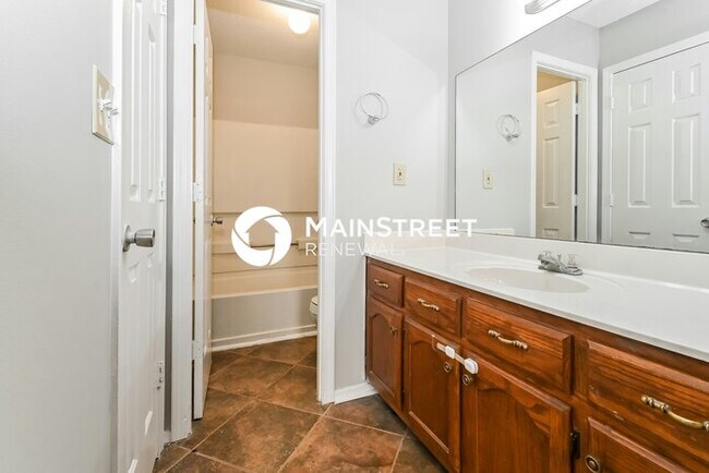Building Photo - 3 Bedroom Pet-Friendly Home in Olive Branch, MS with Main Street Renewal