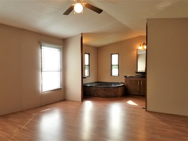 Building Photo - 1617 Nettle Knob Rd