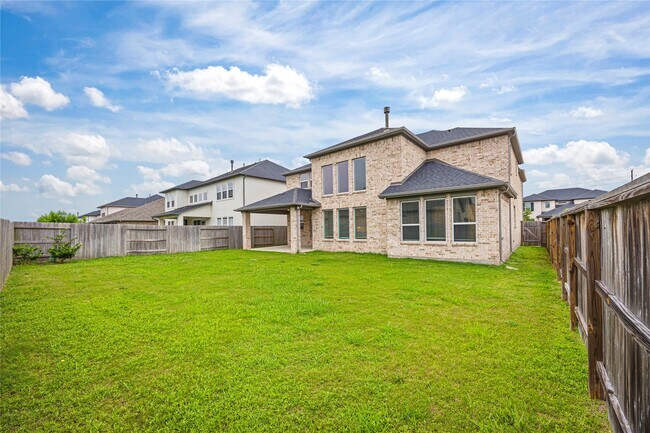 Building Photo - 4627 Clear Creek Dr
