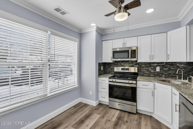 Building Photo - 401 Hampton Ct