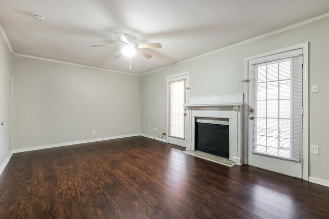 Building Photo - 1201 Valerie Woods Dr