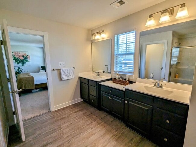 Building Photo - 3836 Knighton Cir