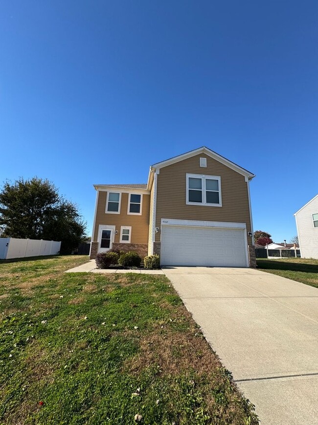Building Photo - Columbus IN - 3 br with loft