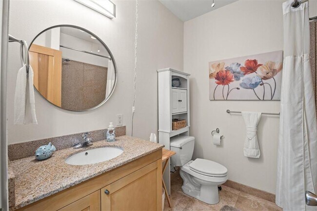 Building Photo - 9420 Seawall Blvd