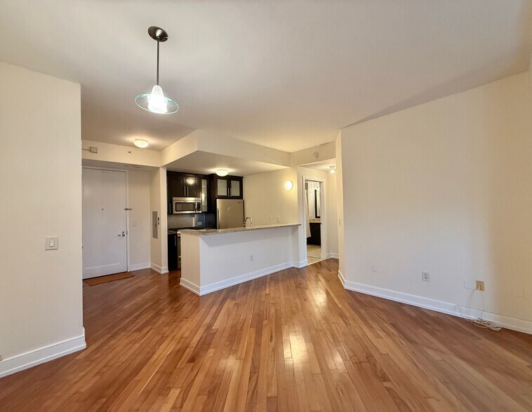 Building Photo - 105 Greene St