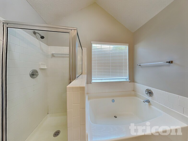 Building Photo - 1264 W Briar Ridge Ct