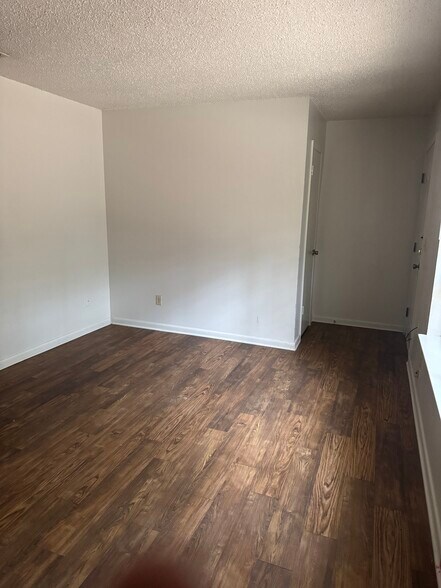 Building Photo - 3025 Bernice St