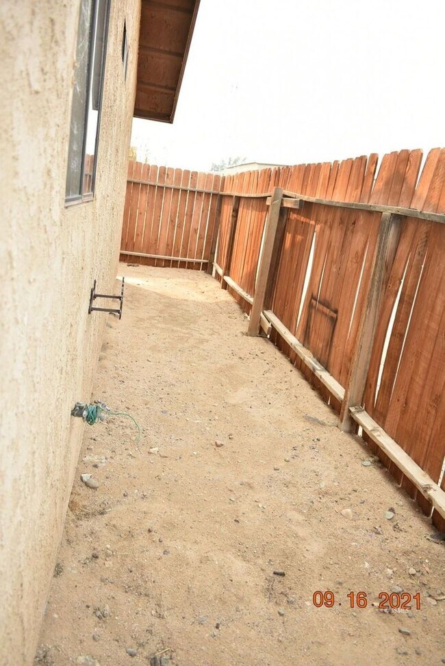 Building Photo - ERW1605