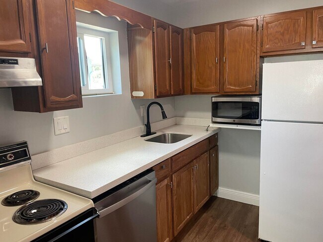 Building Photo - 2620 NE 19th St