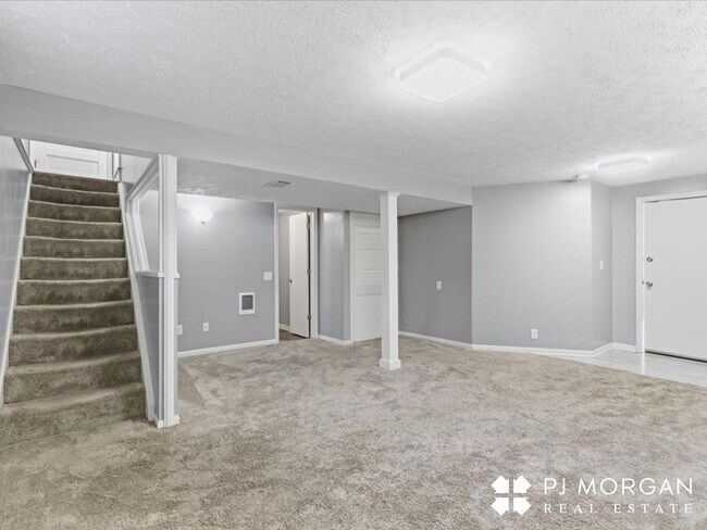 Building Photo - Adorable Westside Home Just Steps from Rockbrook Village!