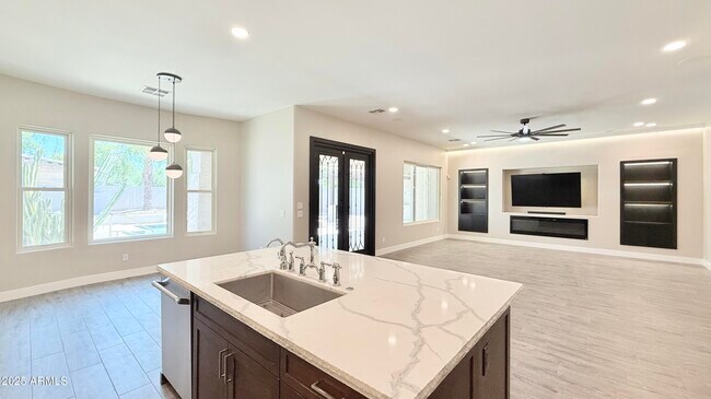 Building Photo - 4501 E Timberline Ct