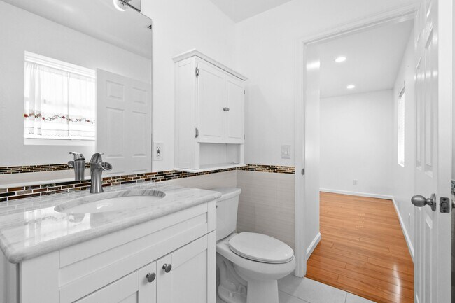 Building Photo - 3450 S Olive Ave