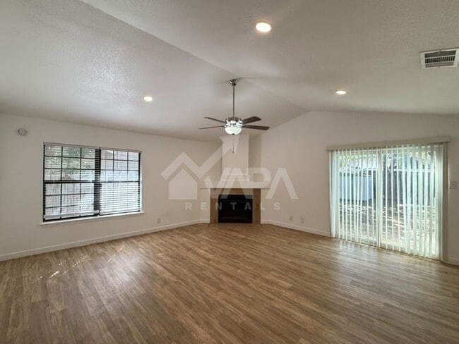 Building Photo - 10038 Raven Field Dr