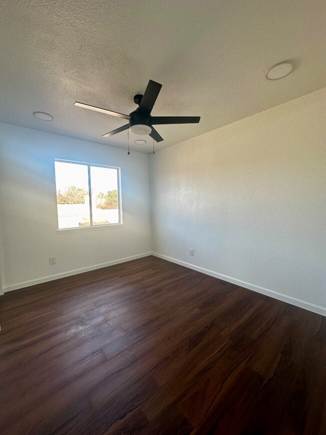 Building Photo - 704 Espolon Dr