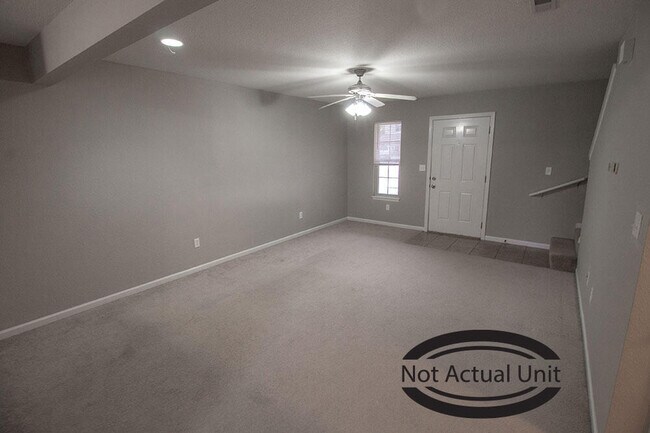 Building Photo - 4015 Snowy Owl Dr
