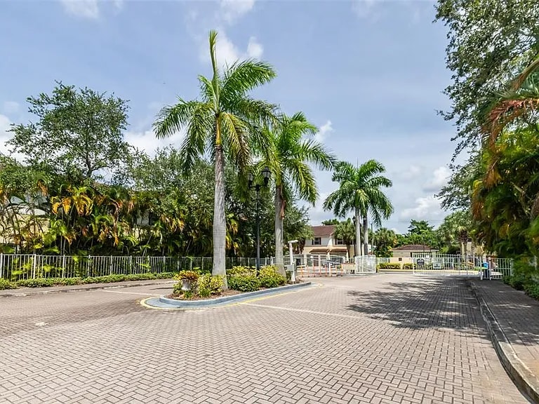 Building Photo - 3102 NW 24th Way