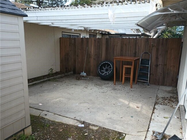 Building Photo - 22441 Saticoy St