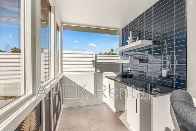 Building Photo - 2325 N Girasol Ave