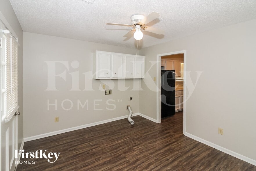 Building Photo - 4119 Friendship Ln
