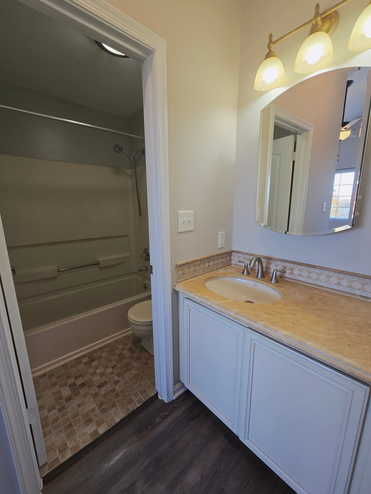 Building Photo - 8388 Montgomery Run Rd