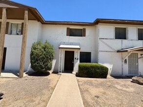 Building Photo - Maryvale 2br townhome
