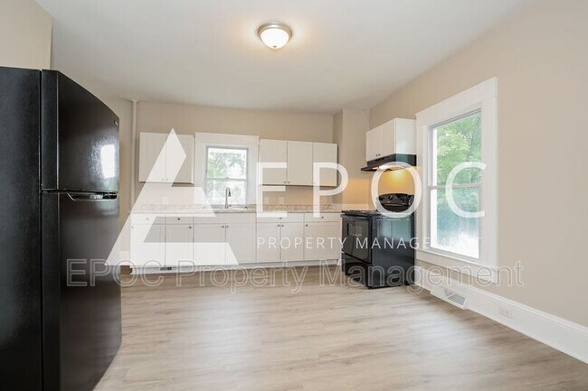 Building Photo - 1100 Elwell Ave