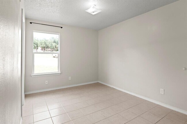 Building Photo - 23393 Nameless Rd