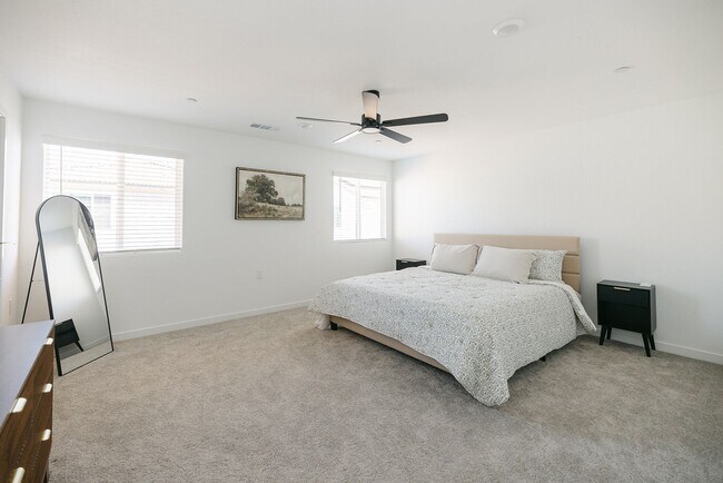 Building Photo - BRAND NEW 4/2.5 Lennar In Riverstone Community