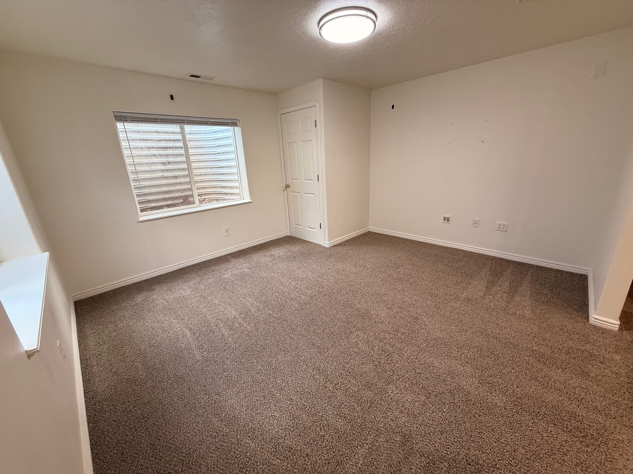 Building Photo - 2086 E 1480 S