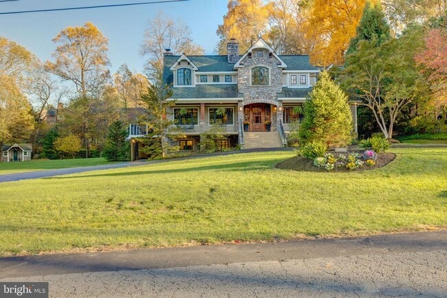 Building Photo - 1057 Vista Dr