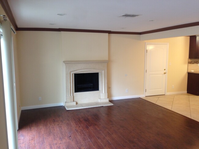 Living Room - 15017 Dickens St