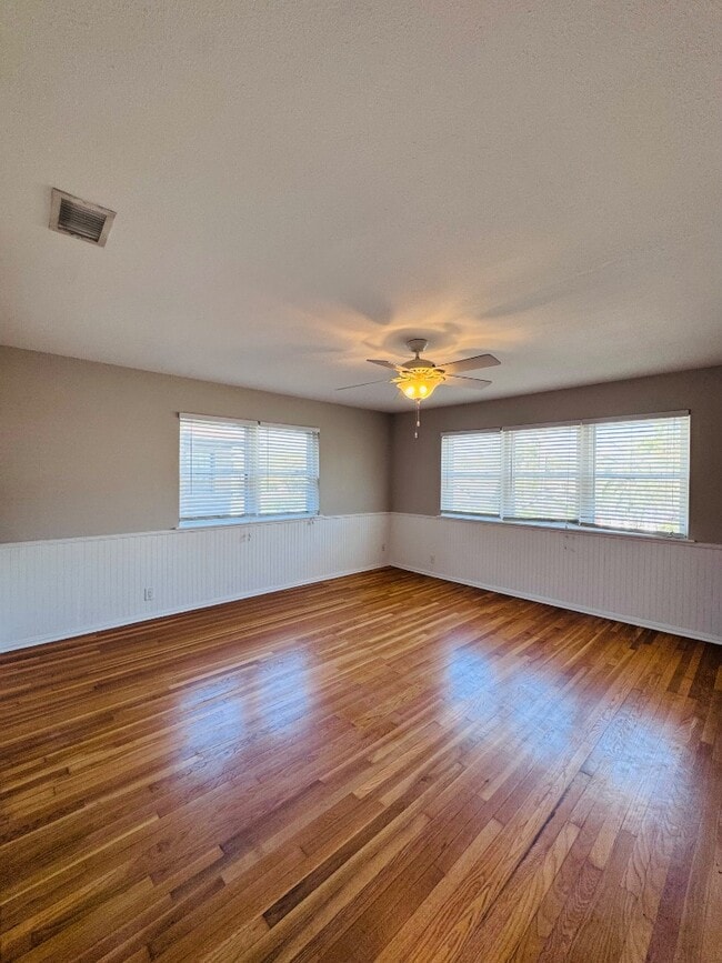 Building Photo - 1234 Belmont Terrace