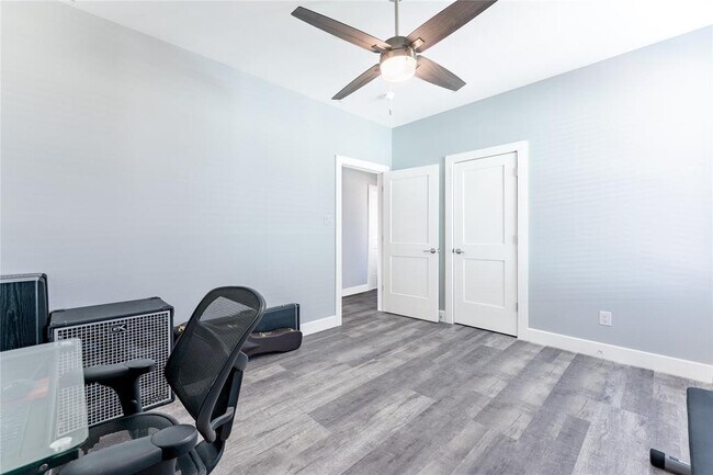 Building Photo - 4106 Grayson Dr