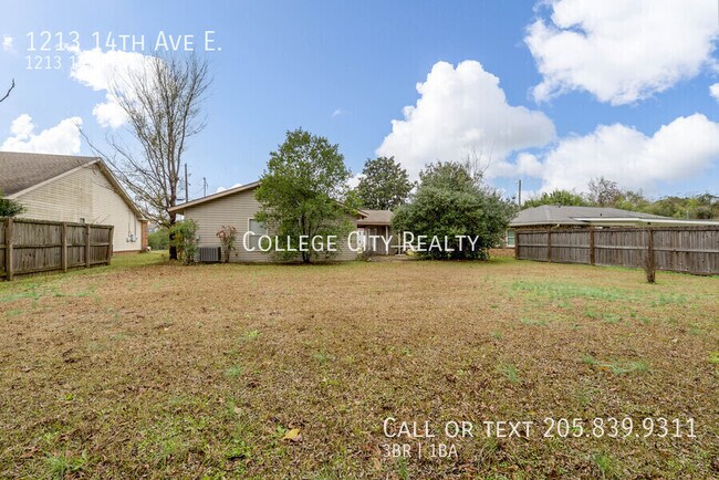 Building Photo - 1213 14th E Ave