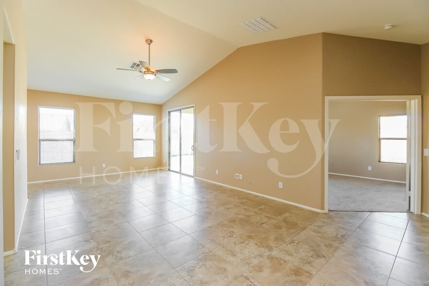 Building Photo - 4270 E Amarillo Dr