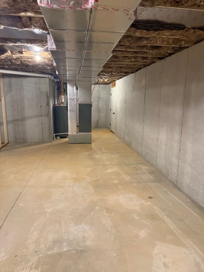 Building Photo - 243 Woodridge Dr