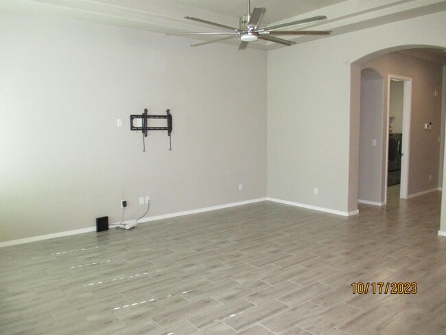 Building Photo - 7050 Crystal Dr NE