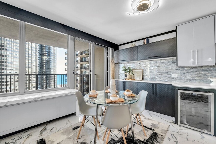 Building Photo - 400 E Randolph St