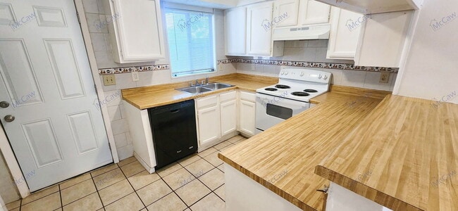 Building Photo - 9479 Olde Towne Row
