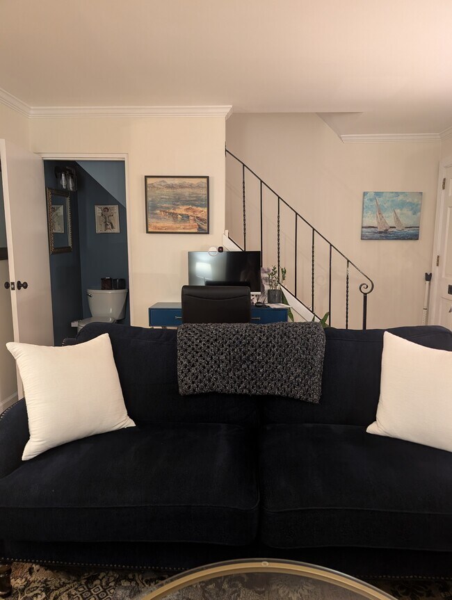 Building Photo - 1936 Smallwood Dr